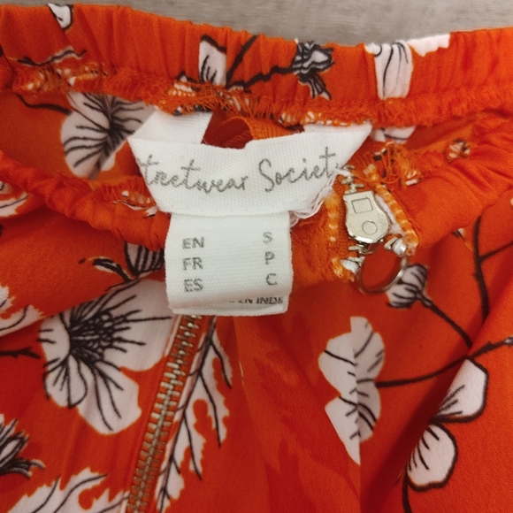 Crop top - Picture 2 of 2